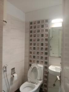 Bedroom One Image of 1500 Sq.ft 2 BHK Apartment / Flat for rent in DDA Flats Vasant Kunj, Vasant Kunj New Delhi for Rs. 75000