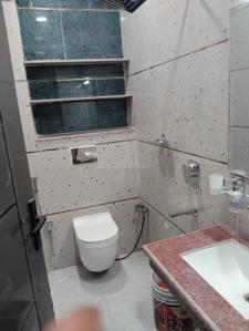 Bathroom Image of 1100 Sq.ft 2 BHK Builder Floor for rent in Noida Extension Greater Noida for Rs. 12000