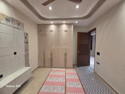 Bedroom Image of 2250 Sq.ft 3 BHK Builder Floor for sale in Laxmi Nagar New Delhi for Rs. 47000000