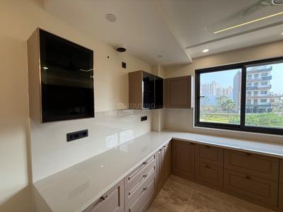 Kitchen Image of 2500 Sq.ft 3 BHK Builder Floor for sale in BPTP Parklands Pride, Sector 77 Faridabad for Rs. 25000000