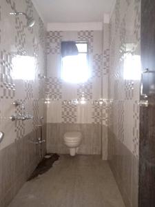 Common Bathroom Image of 750 Sq.ft 2 BHK Apartment / Flat for sale in Kalpataru Sunrise, Thane West Thane for Rs. 10000000