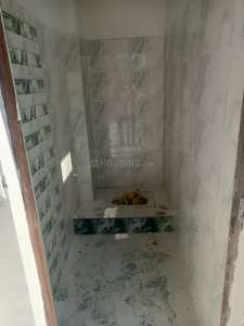 Bathroom Image of 400 Sq.ft 1 BHK Apartment / Flat for rent in Mayur Vihar Phase 3 New Delhi for Rs. 11000