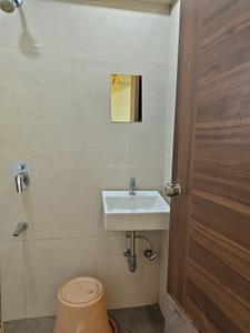 Om Cygnus Bathroom One 4