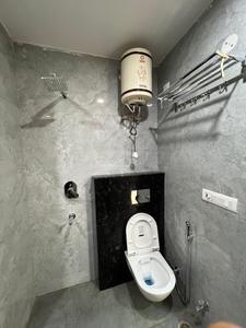 Bathroom Image of 700 Sq.ft 1 RK Builder Floor for rent in Sector 21 Gurgaon for Rs. 22000
