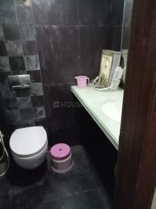 Bathroom Image of 1000 Sq.ft 3 BHK Apartment / Flat for sale in Juhu Mumbai for Rs. 35000000