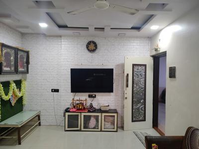 Living Room Image of 900 Sq.ft 2 BHK Apartment / Flat for rent in Vihang Valley, Kasarvadavali Thane for Rs. 18006