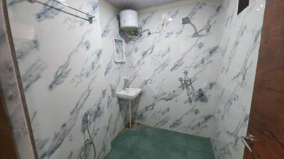 Bathroom Image of 650 Sq.ft 1 BHK Apartment / Flat for rent in Karolan Ka Barh Jaipur for Rs. 19000