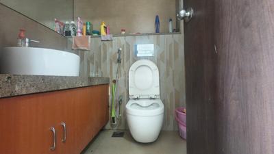 Bathroom Image of 980 Sq.ft 2 BHK Apartment / Flat for sale in Thane West Thane for Rs. 13500000