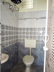Bathroom Image of 600 Sq.ft 1 BHK Builder Floor for rent in Parappana Agrahara Bengaluru for Rs. 12000