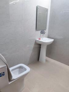 Bathroom Image of 1850 Sq.ft 4 BHK Apartment / Flat for rent in Rishita Manhattan, Gomti Nagar Extension Lucknow for Rs. 50000