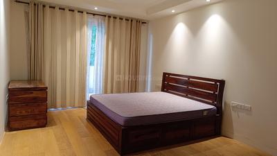 Bedroom Image of 2100 Sq.ft 3 BHK Builder Floor for rent in Defence Colony New Delhi for Rs. 350000