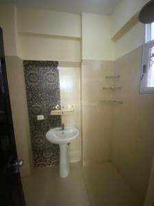 Bathroom Image of 1050 Sq.ft 3 BHK Apartment / Flat for sale in Migsun Twiinz, Eta II Greater Noida for Rs. 8000000