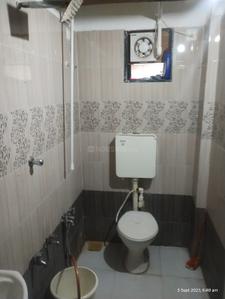 Bathroom Image of 1000 Sq.ft 3 BHK Apartment / Flat for sale in Gota Ahmedabad for Rs. 5800000