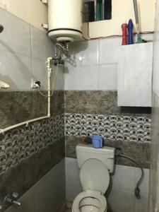Bathroom Image of 600 Sq.ft 1 BHK Villa for rent in Hari Nagar New Delhi for Rs. 15000