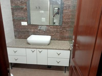 Bathroom Image of 1620 Sq.ft 3 BHK Builder Floor for rent in Surajmal Vihar New Delhi for Rs. 50000