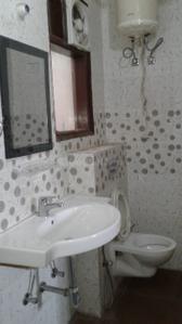 Bathroom Image of 1200 Sq.ft 2 BHK Builder Floor for rent in Sector 46 Gurgaon for Rs. 36000