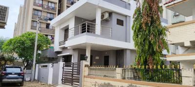 Image of 1800 Sq.ft 3 BHK Independent House for sale in Tragad, Ahmedabad for Rs. 18000000