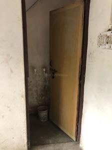 Common Bathroom Image of 250 Sq.ft 2 BHK Independent House for rent in Sector 24 Rohini New Delhi for Rs. 50000