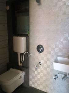 Common Bathroom Image of 630 Sq.ft 1 BHK Apartment / Flat for rent in Runwal Gardens, Dombivli East Thane for Rs. 10000