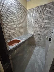 Bathroom Image of 150 Sq.ft 1 RK Apartment / Flat for rent in Rajpur Khurd Extension New Delhi for Rs. 12000