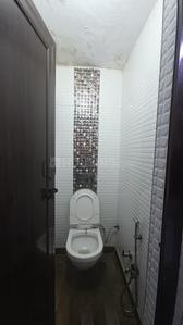 Bathroom Image of 650 Sq.ft 2 BHK Apartment / Flat for rent in Pitampura New Delhi for Rs. 32000