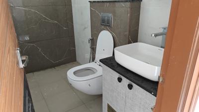 Bathroom Image of 700 Sq.ft 1 BHK Apartment / Flat for rent in New Tippasandra Bengaluru for Rs. 37000
