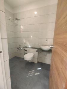 Bathroom Image of 1050 Sq.ft 3 BHK Apartment / Flat for sale in Courtyard 126, Sevasi Vadodara for Rs. 4400000