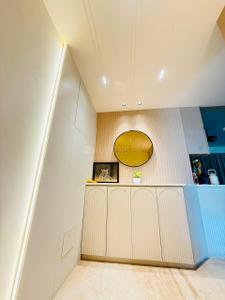 Image of 3400 Sq.ft 4 BHK Apartment / Flat for rent in Alkapuri, Vadodara for Rs. 325000