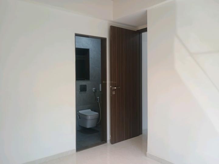 The Green Sapphire Main Image 1