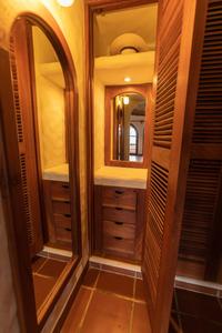 Image of 4500 Sq.ft 7 BHK Apartment / Flat for sale in Kedarnath Apartment, Andheri West, Mumbai for Rs. 200000000
