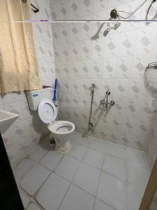 Bathroom Image of 1000 Sq.ft 2 BHK Apartment / Flat for rent in sarthishilp appartment, Kothrud Pune for Rs. 35000