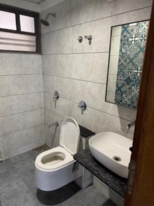 Bathroom Image of 1172 Sq.ft 3.5 BHK Apartment / Flat for rent in Malabar Exotica, Vaishno Devi Circle Ahmedabad for Rs. 43000