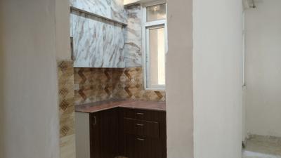Kitchen Image of 945 Sq.ft 2.5 BHK Apartment / Flat for rent in NBCC Golf Homes, Noida Extension Greater Noida for Rs. 18000