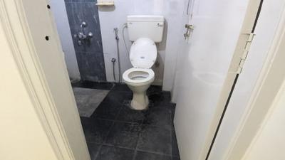 Bathroom Image of 550 Sq.ft 1 BHK Builder Floor for rent in Koramangala Bengaluru for Rs. 22500