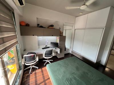 Bedroom Image of 915 Sq.ft 3 BHK Apartment / Flat for rent in Omkar Parisar, Chandkheda Ahmedabad for Rs. 32500