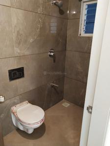 Bathroom Image of 950 Sq.ft 2 BHK Apartment / Flat for sale in Shalimar Garden Ghaziabad for Rs. 4200000