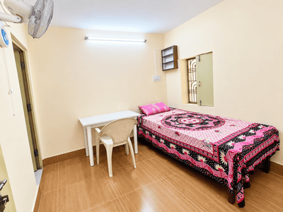 Bedroom Image of 160 Sq.ft 1 BHK Apartment / Flat for rent in Sigra Varanasi for Rs. 7000