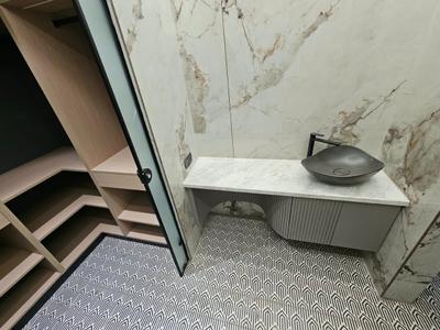 Bathroom Image of 4500 Sq.ft 4 BHK Builder Floor for sale in Sunder Homes Luxury Floors South City 2, Sector 49 Gurgaon for Rs. 57500000