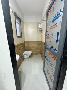 Bathroom Image of 840 Sq.ft 2 BHK Apartment / Flat for rent in Mulund East Mumbai for Rs. 45000