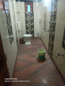 Bathroom Image of 1100 Sq.ft 3 BHK Apartment / Flat for rent in Phool Bagan Kolkata for Rs. 16000
