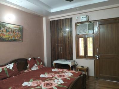Bedroom Image of 1800 Sq.ft 4 BHK Builder Floor for sale in Shalimar Garden Ghaziabad for Rs. 14000000