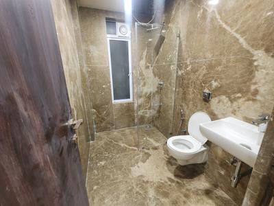 Bathroom Image of 703 Sq.ft 1 BHK Apartment / Flat for rent in KSA Square, Madanpura Mumbai for Rs. 53000
