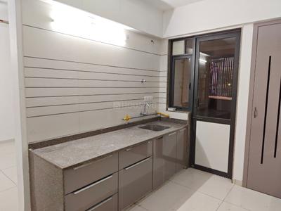 Kitchen Image of 685 Sq.ft 2 BHK Apartment / Flat for rent in Science City Ahmedabad for Rs. 38000