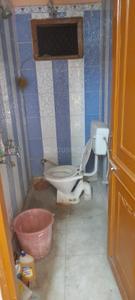 Bathroom Image of 373 Sq.ft 1 BHK Independent House for rent in Pitampura New Delhi for Rs. 10000