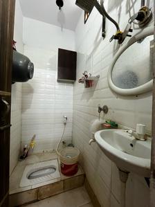 Common Bathroom Image of 370 Sq.ft 1 BHK Builder Floor for sale in Ali New Delhi for Rs. 1600000