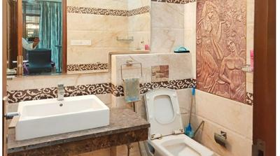 Bathroom Image of 4000 Sq.ft 4 BHK Duplex for rent in Sector 46 Gurgaon for Rs. 115000