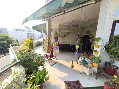 Balcony Image of 4350 Sq.ft 7 BHK Independent House for sale in Sona Enclave, Modinagar Ghaziabad for Rs. 50000000