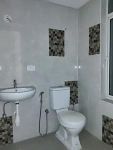 Common Bathroom Image of 480 Sq.ft 1 BHK Apartment / Flat for rent in Mahindra Happinest Kalyan, Bhiwandi Thane for Rs. 11500
