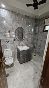 Bathroom Image of 1150 Sq.ft 3 BHK Builder Floor for sale in Paschim Vihar New Delhi for Rs. 21000000
