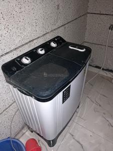 Bathroom Image of 600 Sq.ft 1 BHK Builder Floor for rent in Gamma II Greater Noida for Rs. 17000